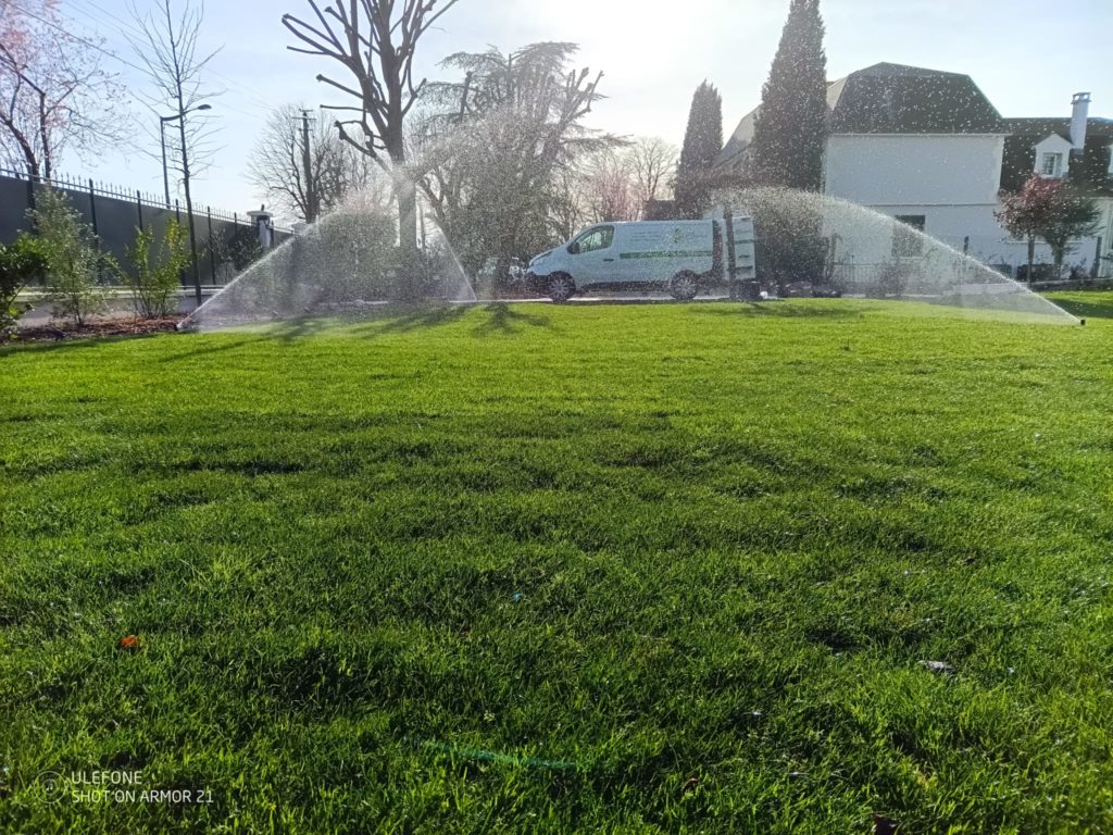 Installation d’un système d’arrosage automatique sur pelouse à Conflans-Sainte-Honorine (Val-d’Oise)