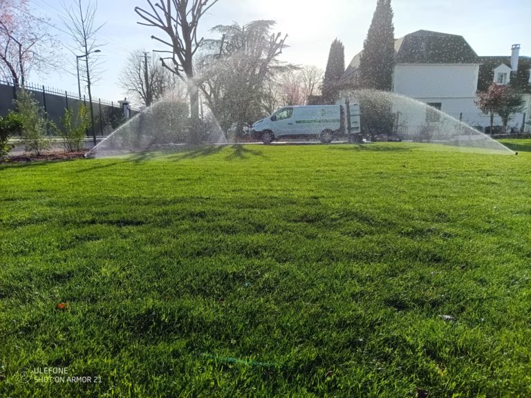 Installation d’un système d’arrosage automatique sur pelouse à Conflans-Sainte-Honorine (Val-d’Oise)