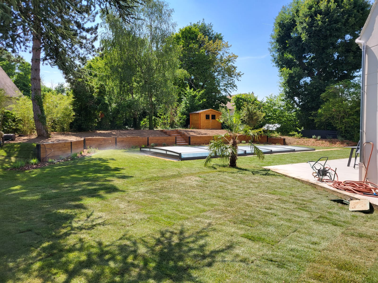 Création paysagère de jardin avec pelouse en Val-d’Oise