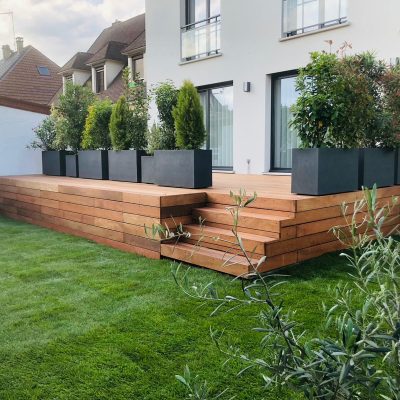 Création de terrasse en bois dans un jardin à Conflans-Sainte-Honorine